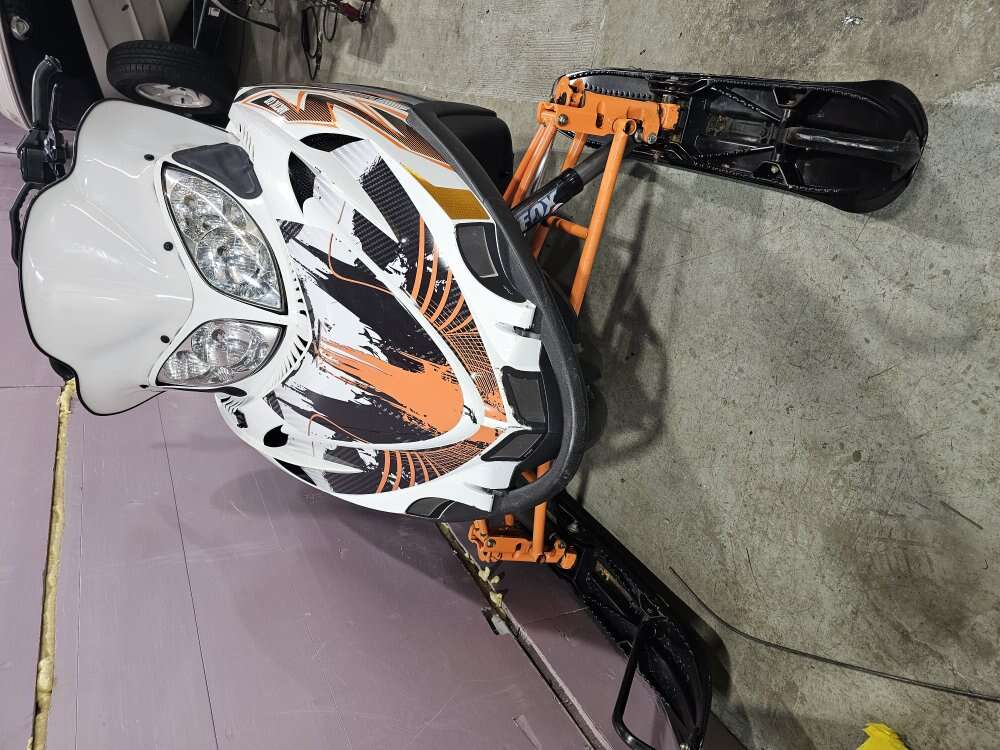 Arctic Cat M8 Sno pro 153