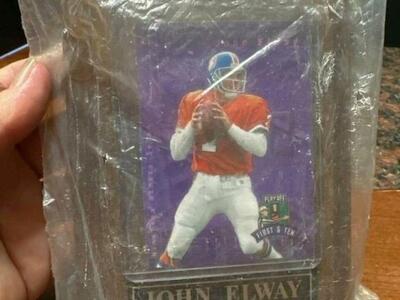 SEALED 1998-1999 JOHN ELWAYS CARD WITH CERTIFICATE