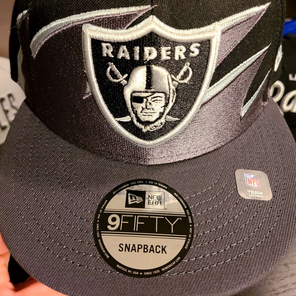 BRAND NEW RAIDERS SNAPBACK