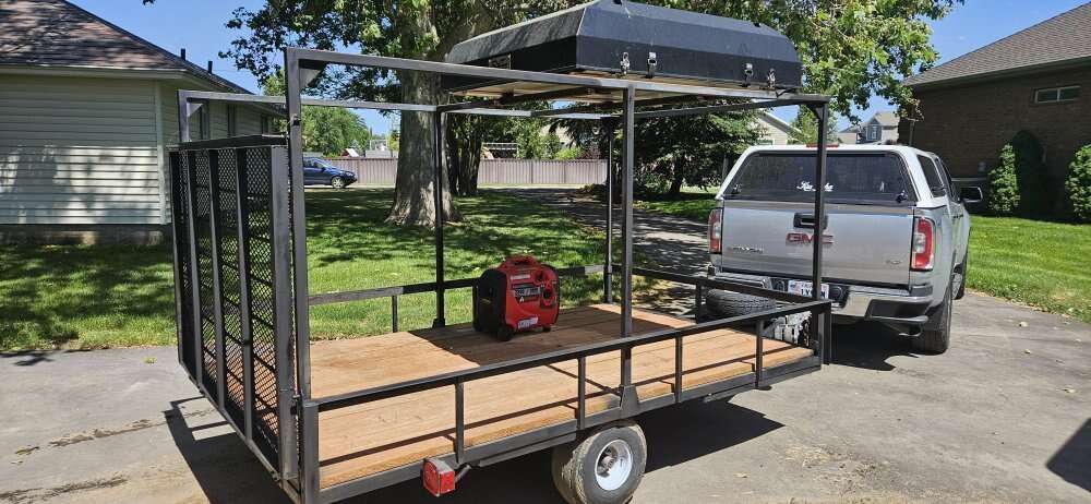 Utility trailer toy hauler