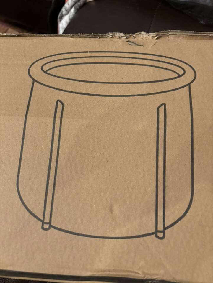 Brand New Foresh Brand ICe Tub 105 Gallon For Athl