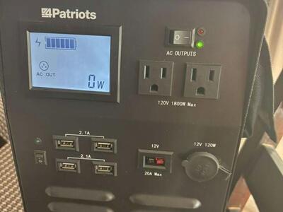 4 Patriots Solar Generator combo kit W/ Solar Pane