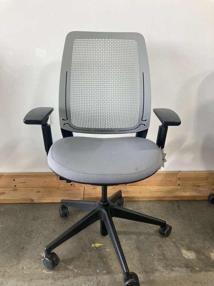 Steelcase Amia Chair