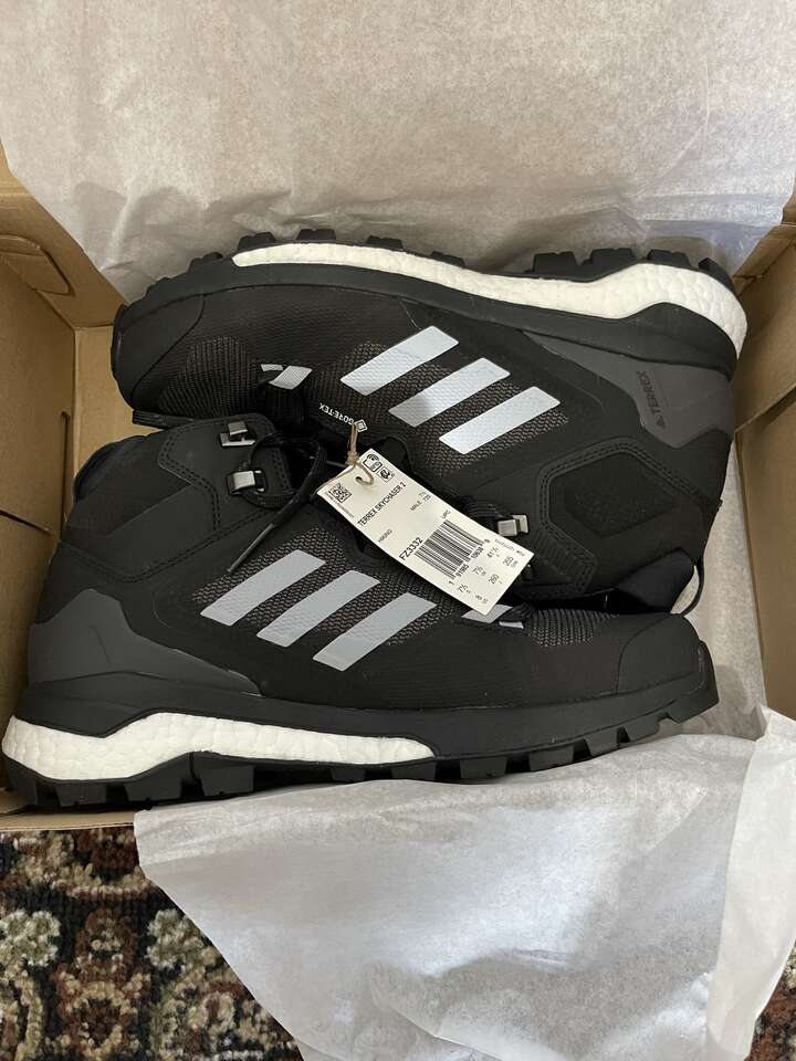 BNIB Adidas FZ3332 Terrex Skychaser 2 Mid Gore-Tex Hiking Shoe, Men, Waterproof, Size 8