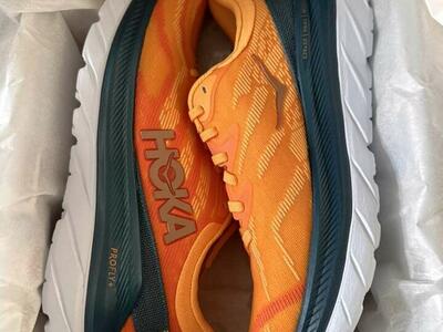 BNIB Hoka Mach Supersonic Men's Radiant yellow, 9.5D