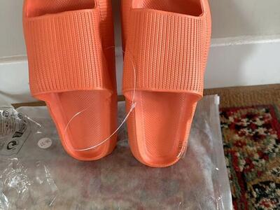 Brand New Cloud Slippers Women, Size 5/6