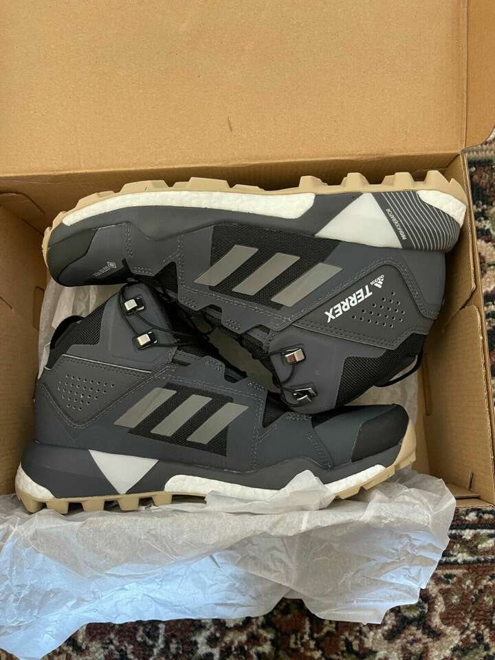 BNIB Adidas Outdoor Terrex Skychaser XT GT Mid Hiking Women's Boot, Sz 9, FX4675