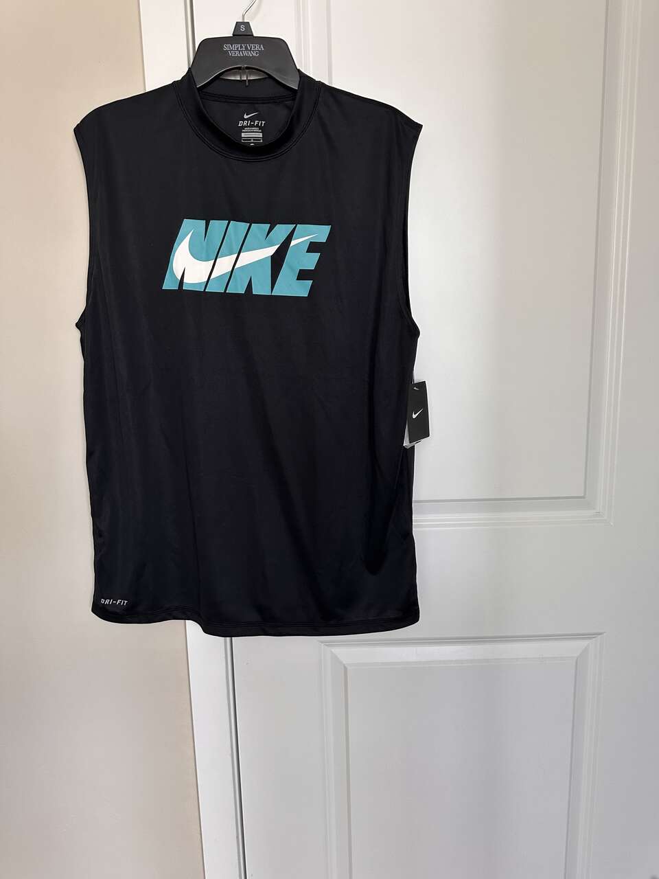 BNWT Nike Men's Tank top Dri-Fit, UPF 40+ size L, black
