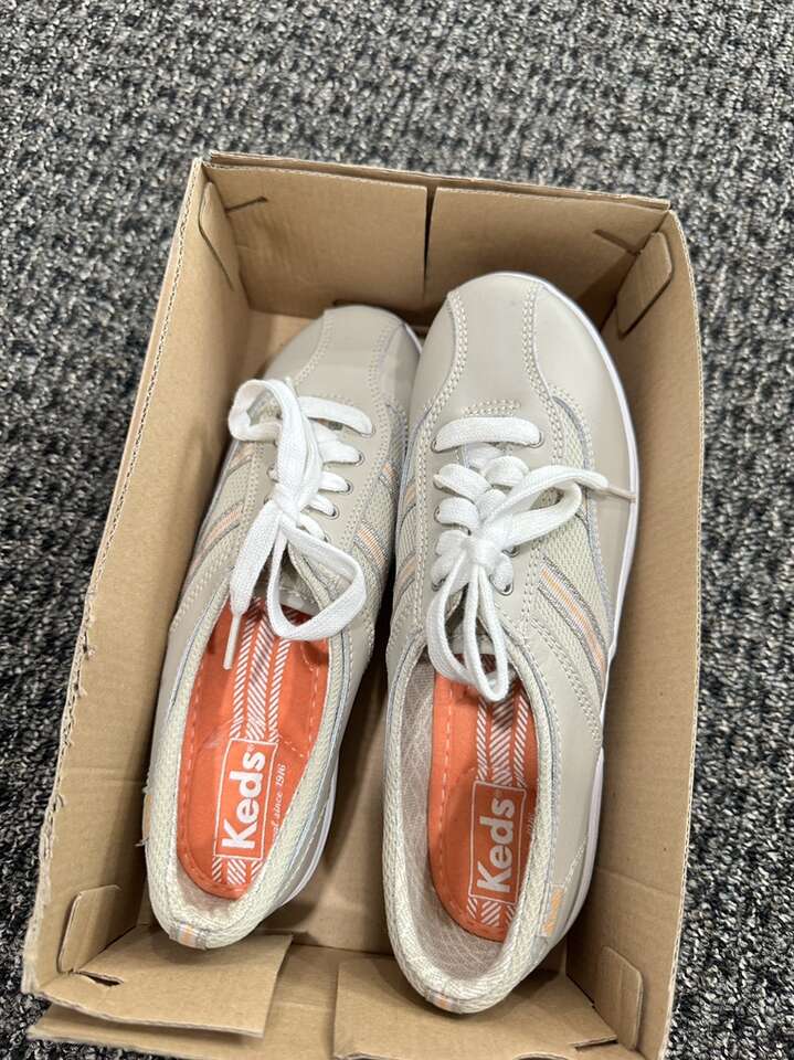 New Keds Sneakers Women’s Size 6.5M