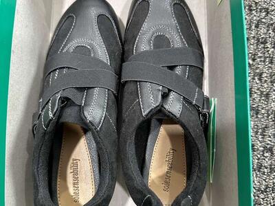 Brand New Women’s Comfort Sneakers 6.5