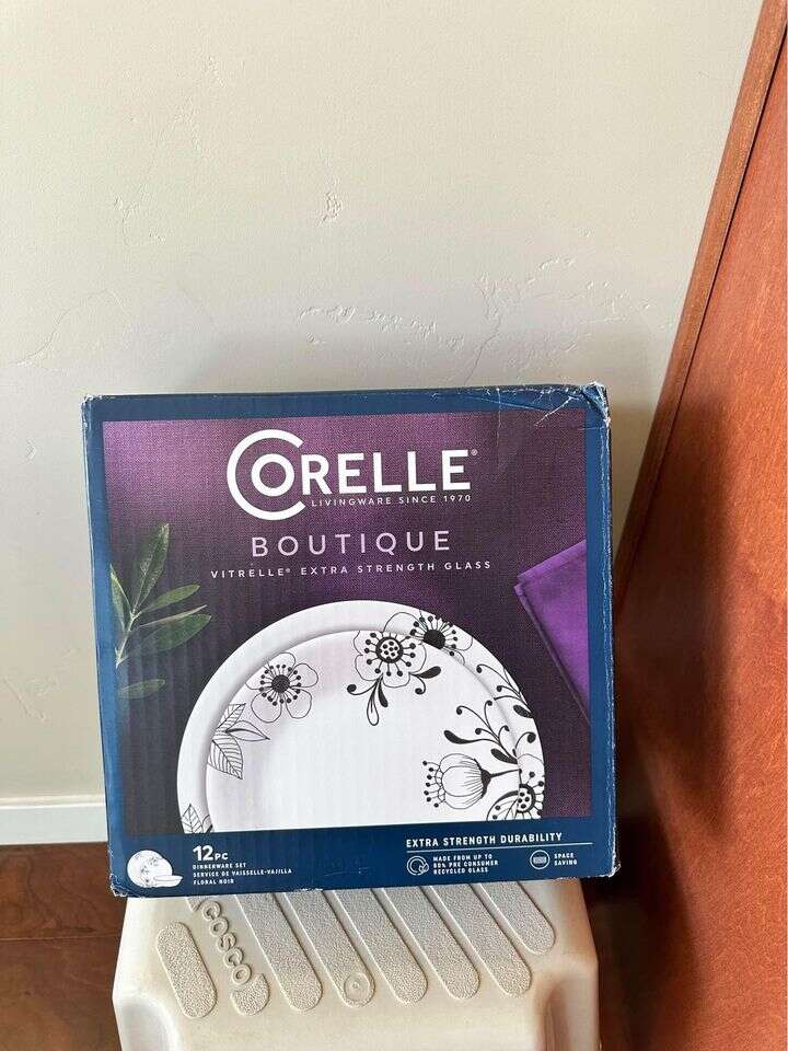 Brand new corelle 12pc dinnerware set