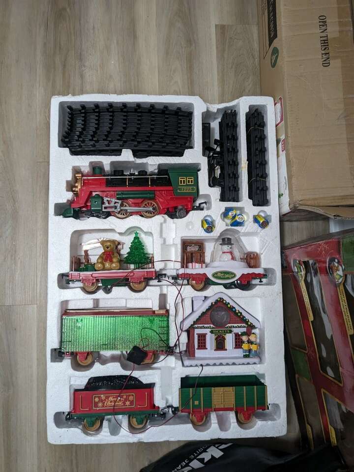 Eztec santa best sale express train set