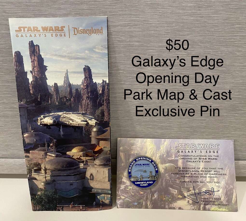 Disney Parks Trading Pins & Buttons
