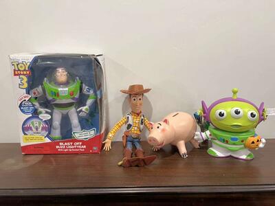 Buzz Lightyear, Woody & Green Alien