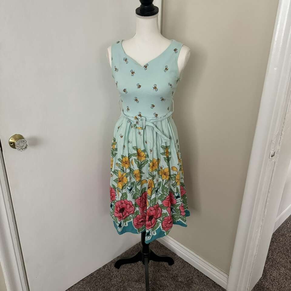 Women's S Fit & Flare 1950s Style Dress Bees