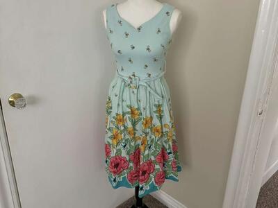 Women's S Fit & Flare 1950s Style Dress Bees