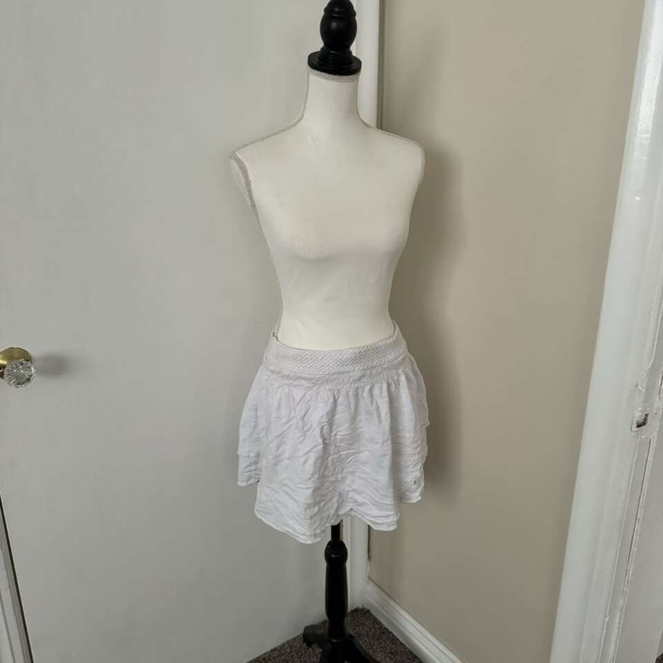 American Eagle White Medium Layered Tennis Skirt