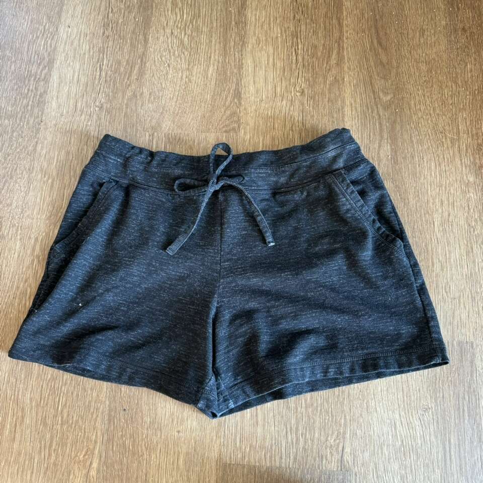 32 DEGREES Cool Women's Pull on Shorts Black Small