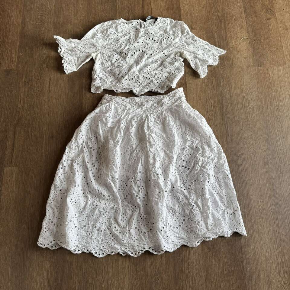 ZARA WOMAN Whi Eyelet Cut Out Lace Embroidered