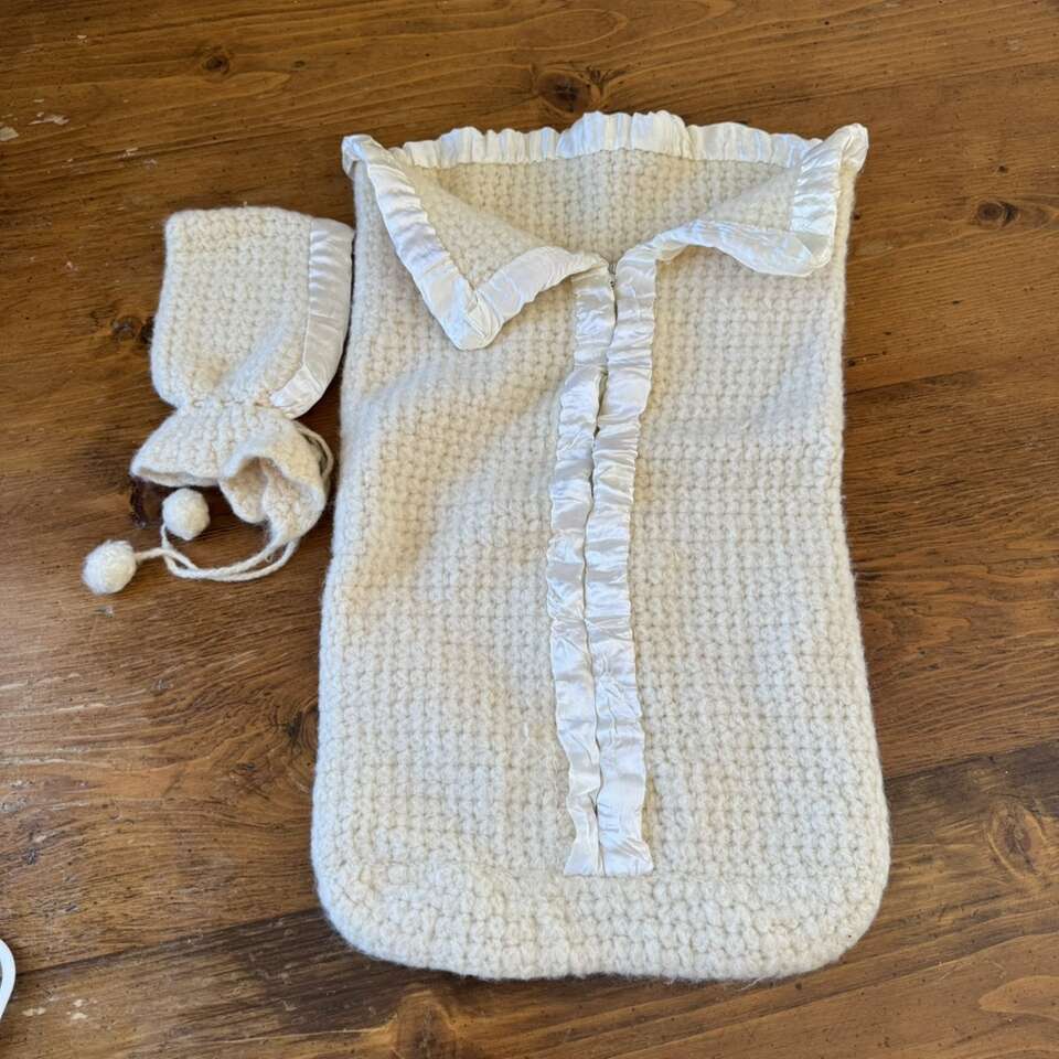 Vintage 1960's Cream Baby Bunting & Bonnet Zipper
