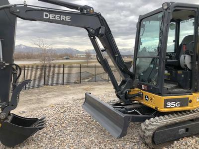 John Deere 35G Enclosed Cab mini Excavator for Rent. Has thumb, Cab, great size!