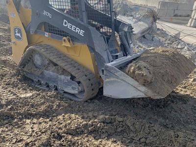 2020 Deere 317G track skid steer loader for rent - clean, well maintained, easy to use