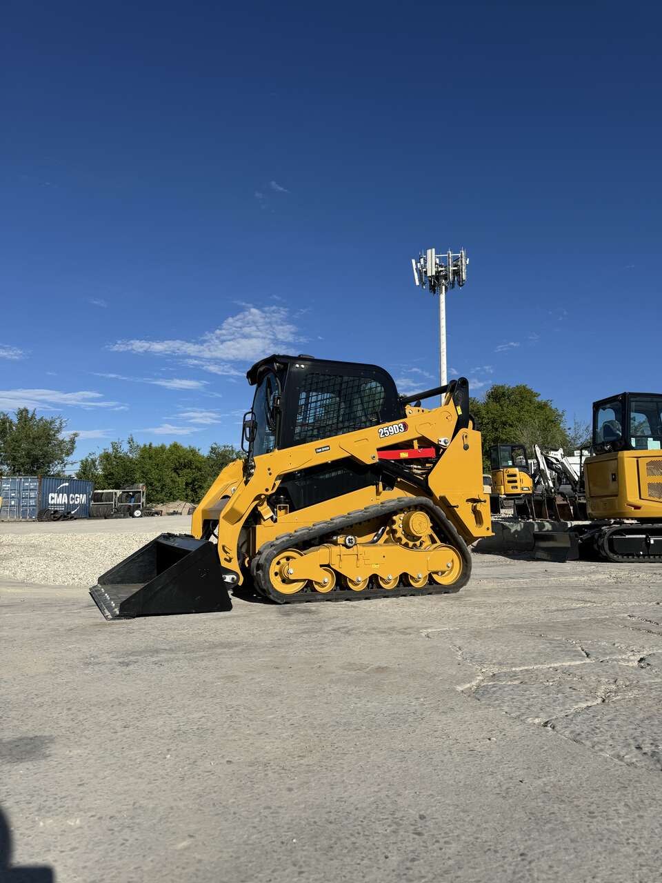 259D3 Cat Track Skid for Rent. Perfect for Excavation projects