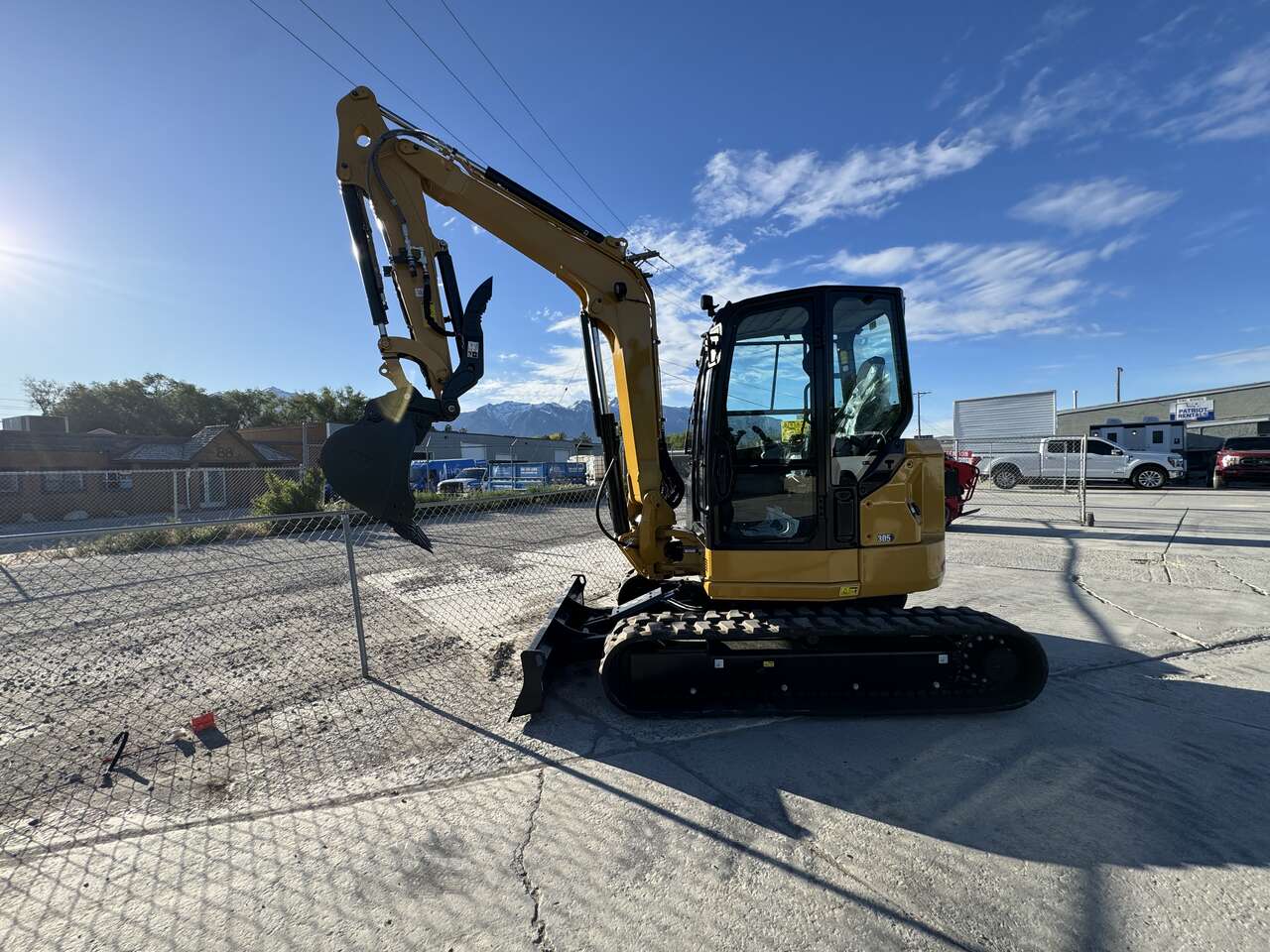 305 CAT Excavator Rental