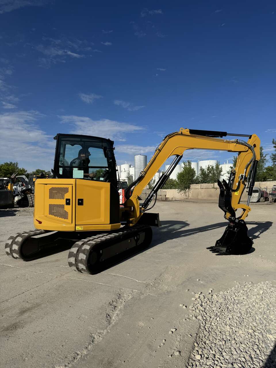 Mini Excavator for Rent – 305CR | 12K lbs | Thumb and Buckets