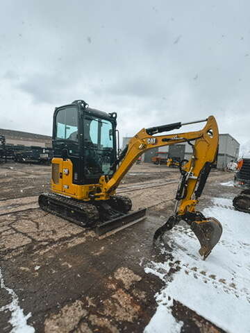 Compact size mini excavator. Fits through narrow gates, has thumb! Save $ CAT 302 Rental