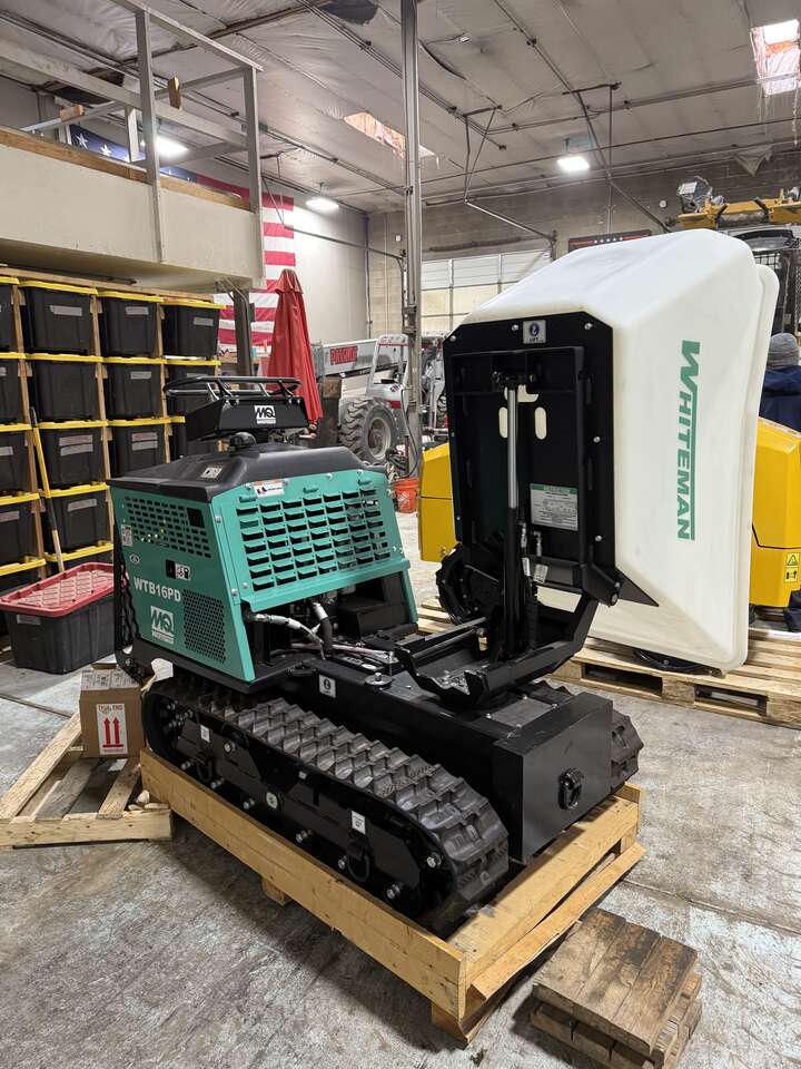 Track and Pivot Mud Concrete Buggy for rent