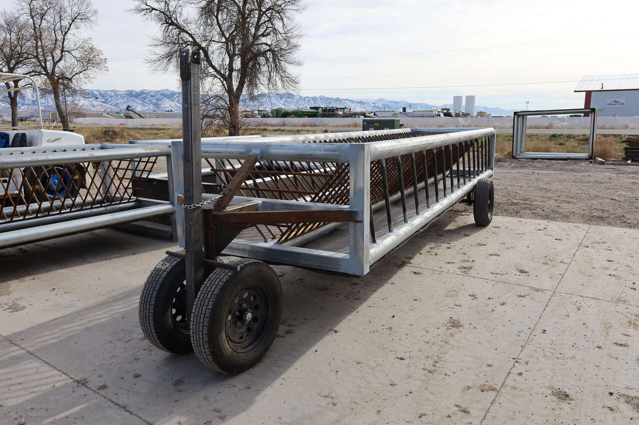 Heavy Duty Mobile Livestock Feed Wagon