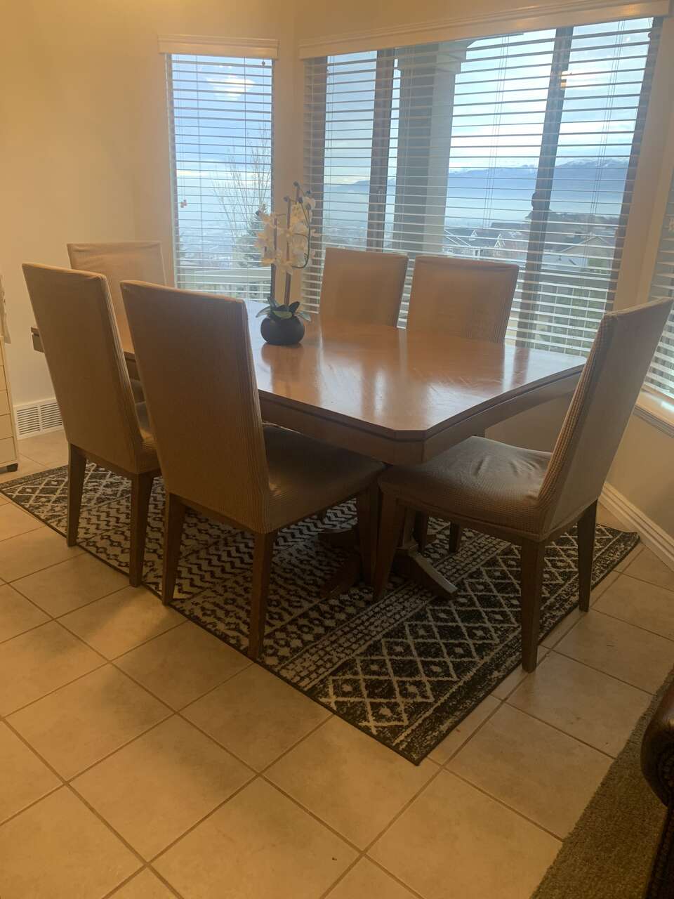 Hardwood Dining Table and Chairs | Furniture | ksl.com