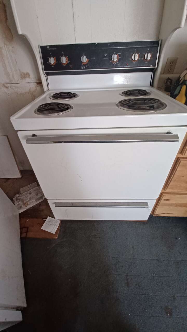 Free Whirlpool Electric stove good shape