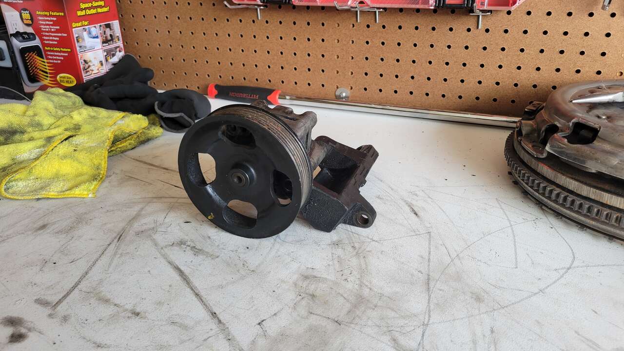 2012 Nissan 370z/G37 VQ37VHR OEM Power Steering Pump