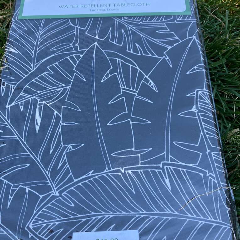 Water Repellent Tablecloth 70 Inch Round Tropical