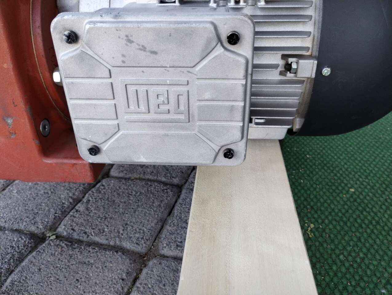 weg motor w21 63 rpm p1 5.4 hp m2 5353 w/ gear box