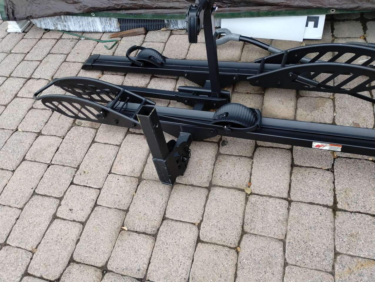 2 bike hitch rack fat tire/ e bike great deal  young electric  -mater 329$ retail  missing connecter block and ramp