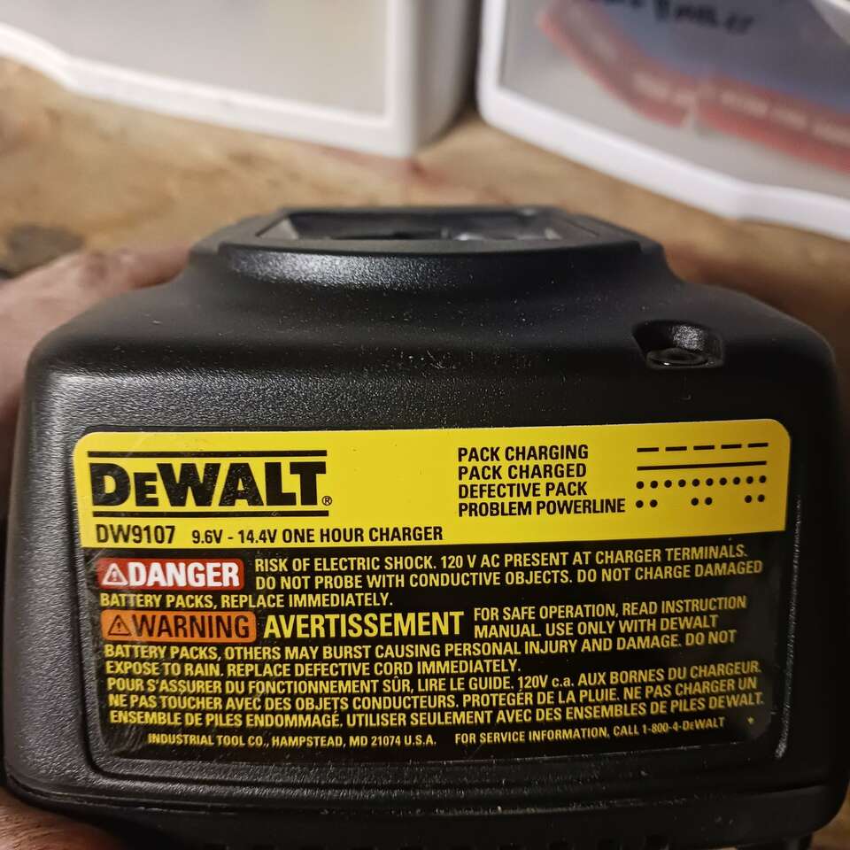 NEW Dewalt 9.6v to 14.4v charger Industrial