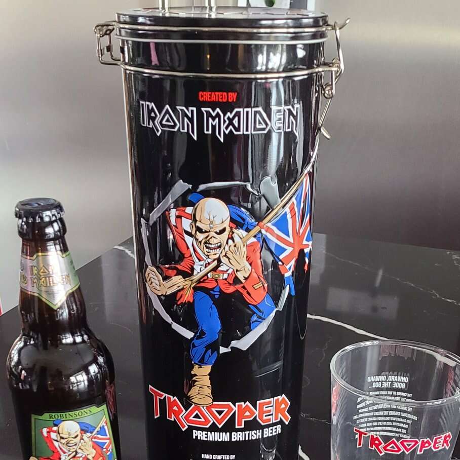 Iron Maiden Trooper Tin Gift Set