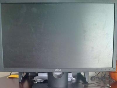 20 inch 4k Dell monitor-with 4K & cabled