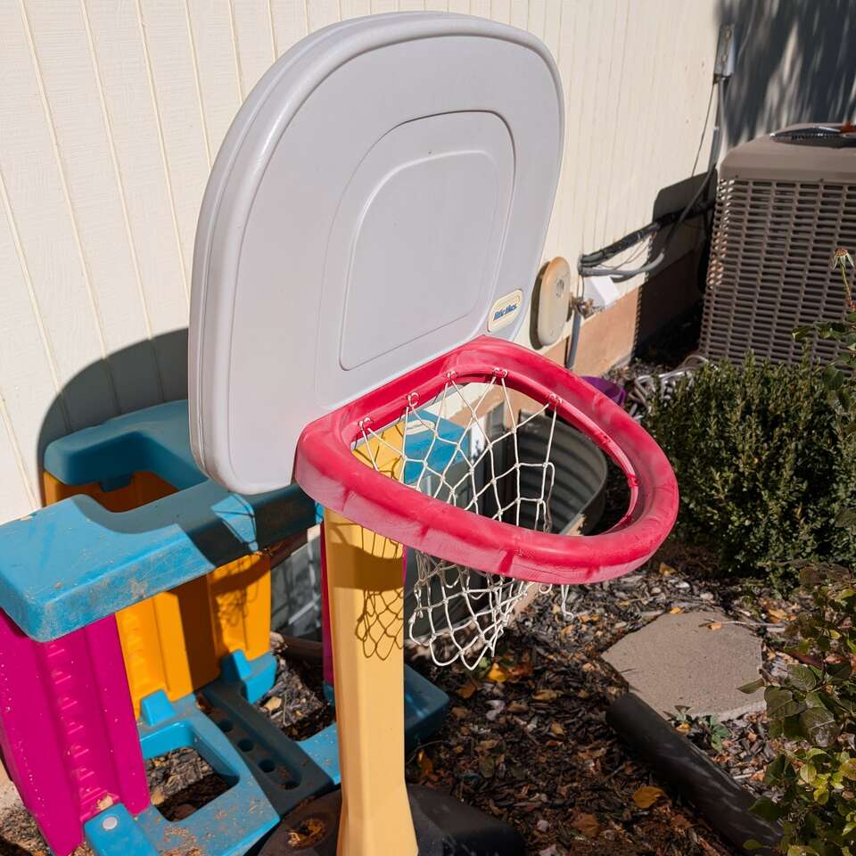 Kids basketball hoop