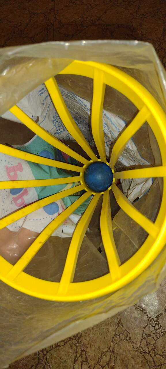 Vintage Pop-A-Lot Tupperware toy