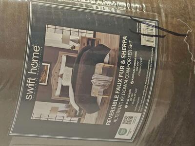 NEW Plush King Size Comforter 3 pc Set