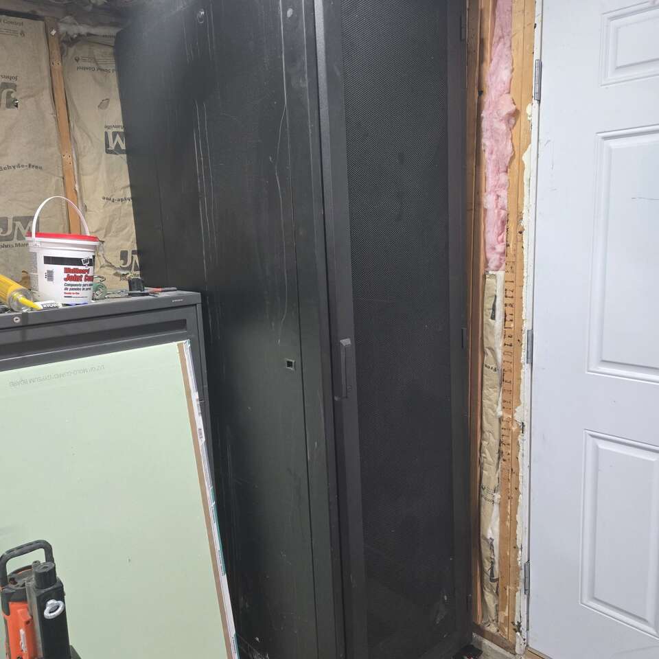 Great Lakes GL840ES-2442-B-MS Server Cabinet 44U