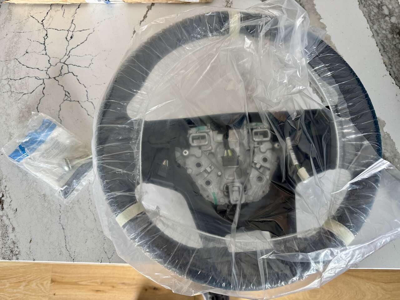 Bronco 21+ Black Leather Steering Wheel