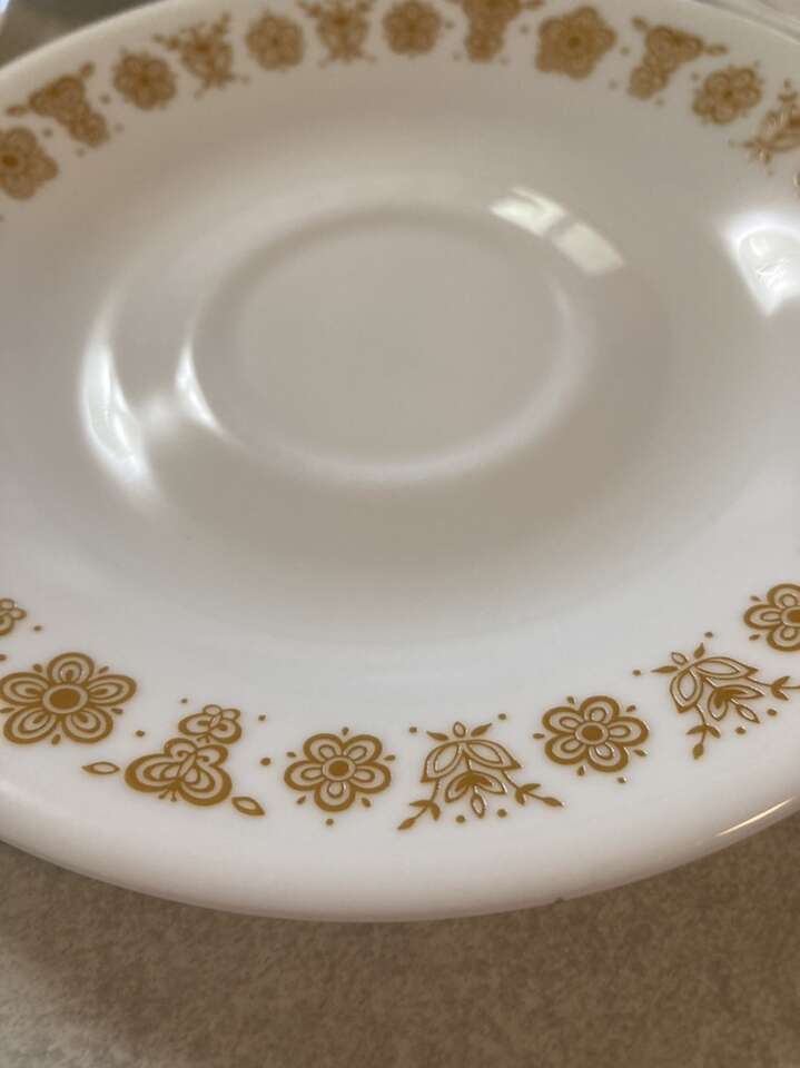 Vintage Corelle Saucer Plates Set Of 7