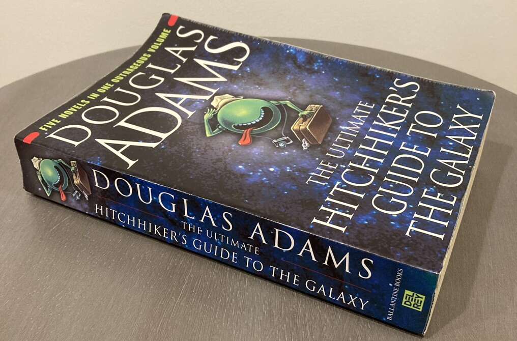 Ultimate Hitchhikers Guide To The Galaxy Paperback