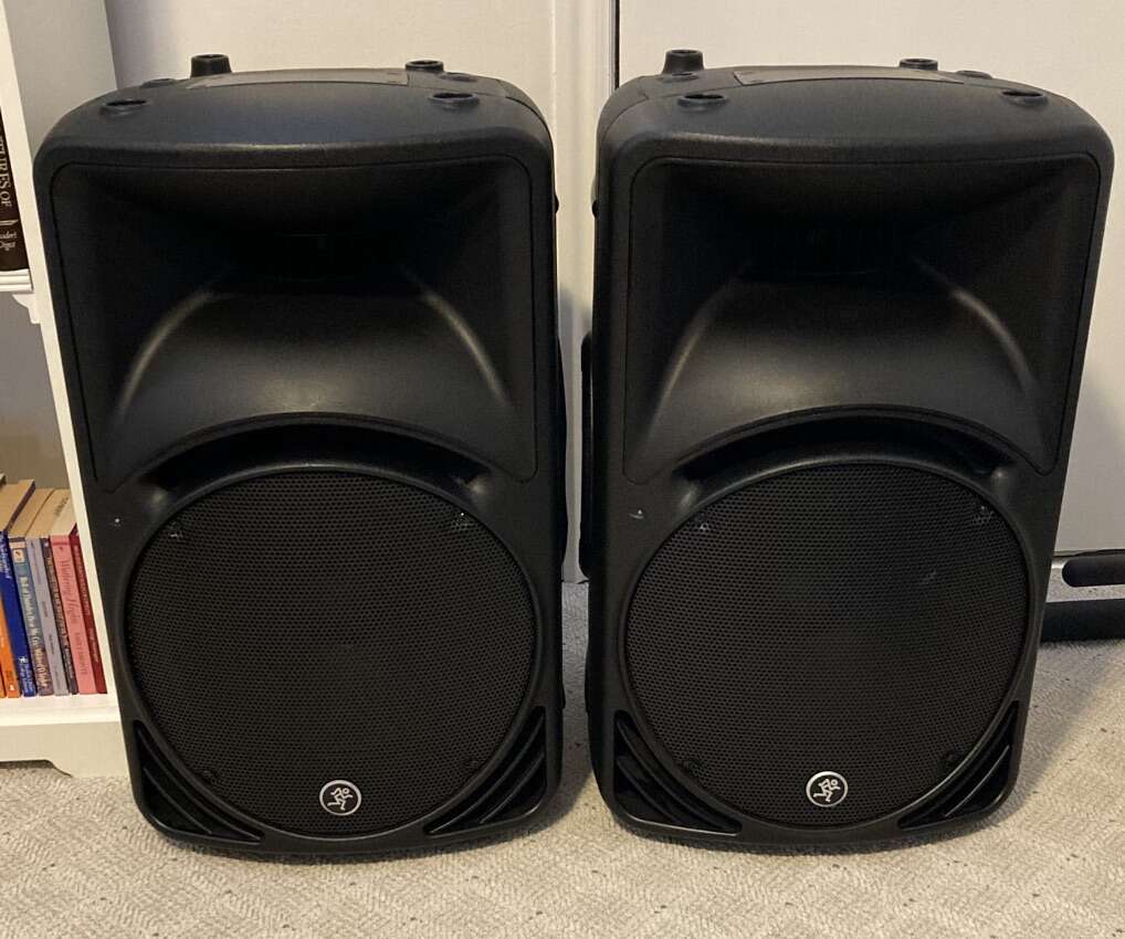 PAIR of MACKIE SRM450v3 PORTABLE SPEAKERS