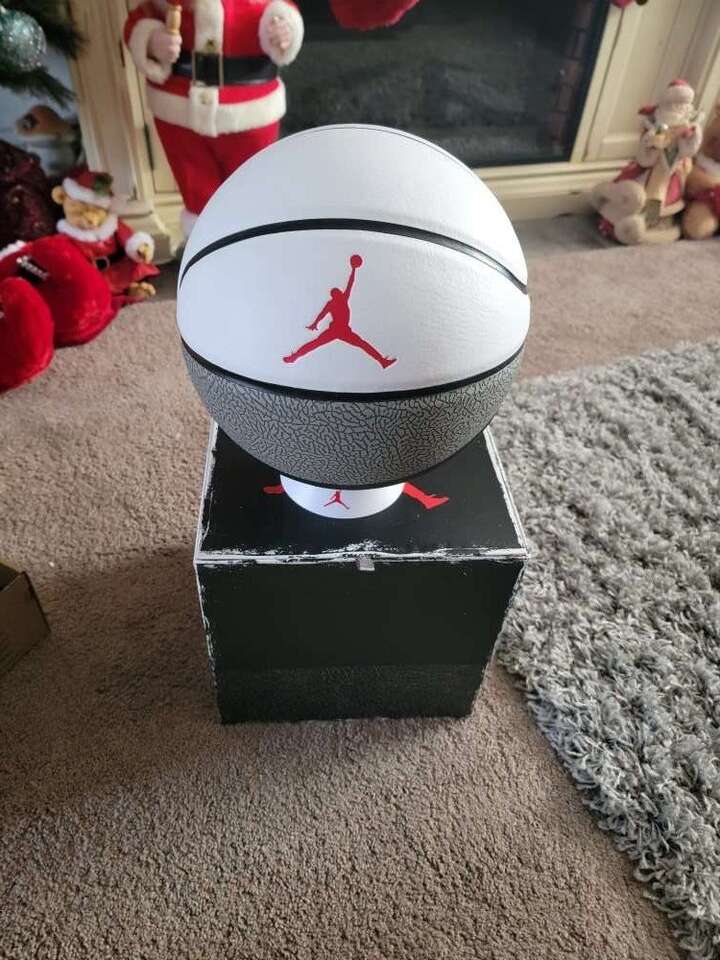 Jordan premium 35 anniversary ball